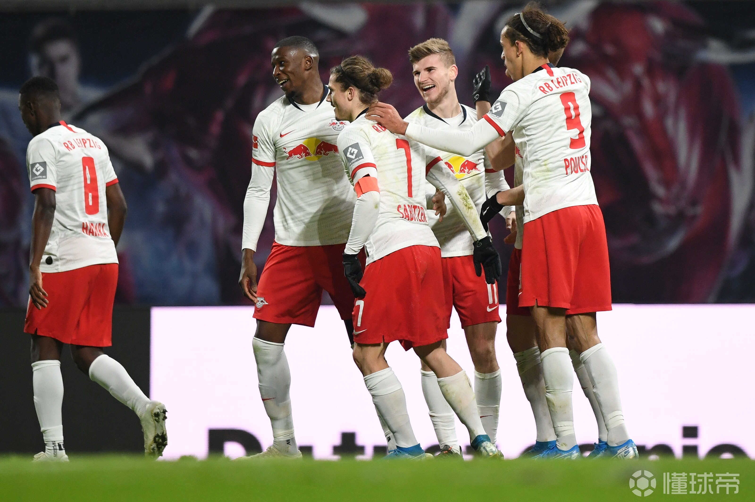 澳亚国际平台官网-沃尔夫斯堡意外逆转获胜，外援表现抢眼的简单介绍